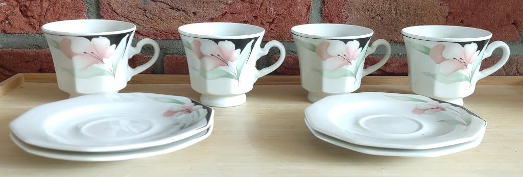 vtg Winterling Bavaria,  4  kop en schotels, volgnr 109, Ophalen of Verzenden, Zo goed als nieuw, Overige stijlen, Kop(pen) en/of Schotel(s)