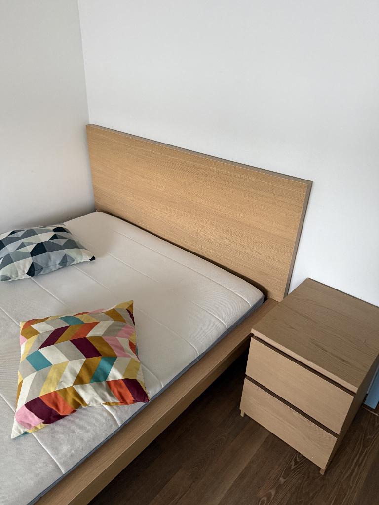 MOVE OUT SALE! Nachtkastje, Ophalen, Zo goed als nieuw, Minder dan 45 cm