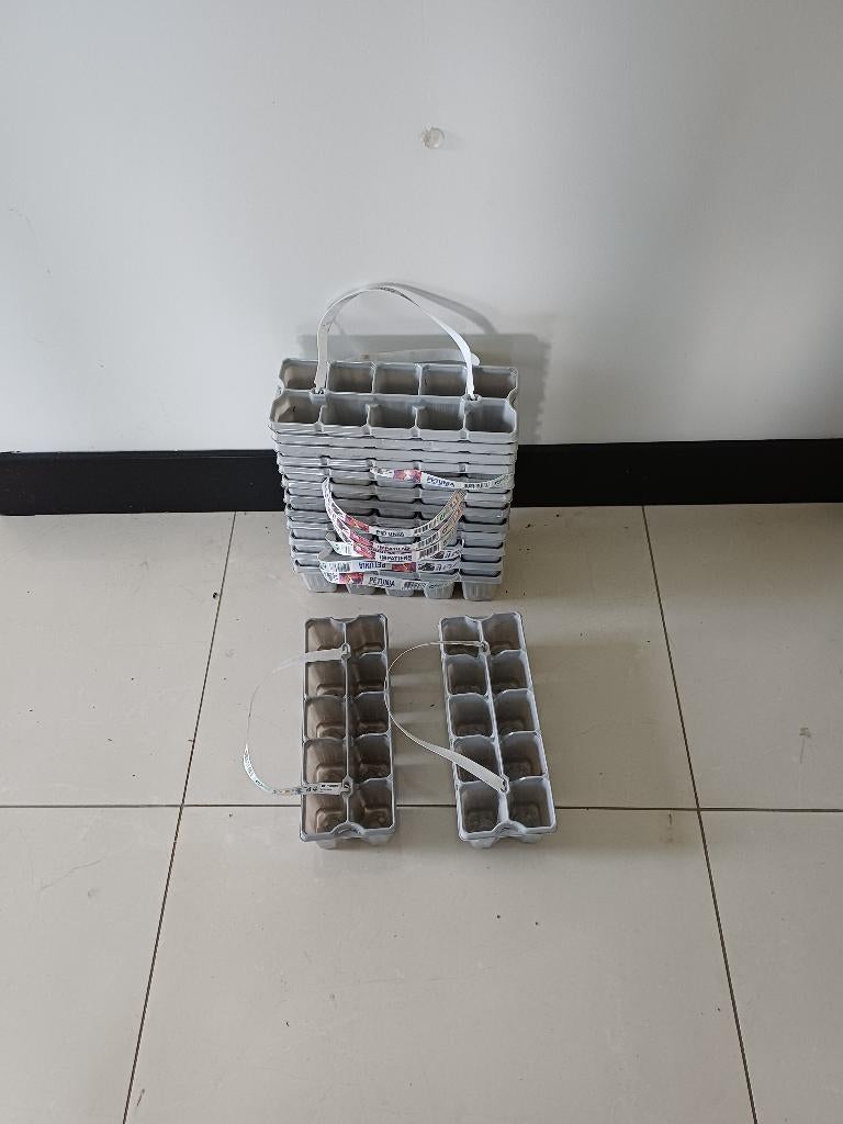 14 kweekbakjes (10 cellen), Tuin en Terras, Kweekspullen, Ophalen, Zo goed als nieuw, Kweekbak