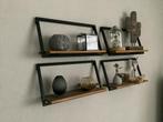 2 leuke schappen schapjes industrieel metaal hout wandschap, Ophalen of Verzenden