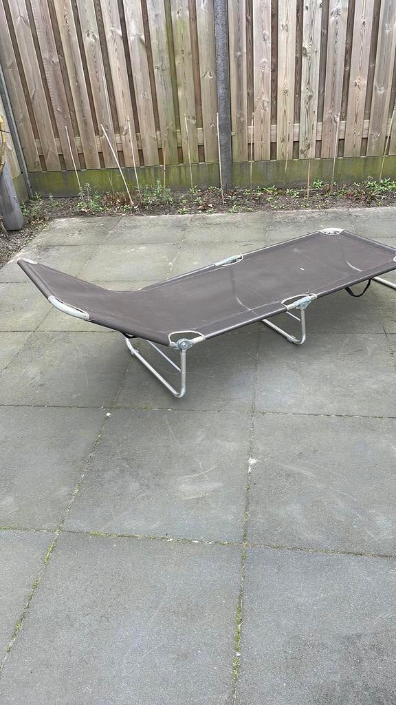 Te koop: 1 ligbed (opklapbaar), Tuin en Terras, Ligbedden, Ophalen of Verzenden, Gebruikt, Aluminium