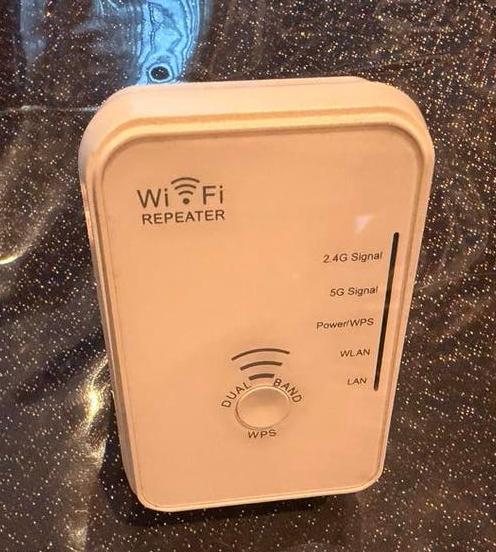 Wifi Repeater Dual Band 2.4 GHz en 5.0 GHz, Ophalen of Verzenden, Gebruikt