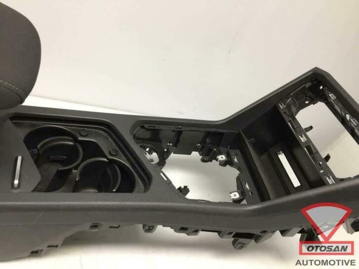 vw tiguan 5na 2018 armsteun middenconsole stof, Gebruikt, Volkswagen, Volkswagen AG, Berliner Ring 2
38440  Wolfsburg, DE