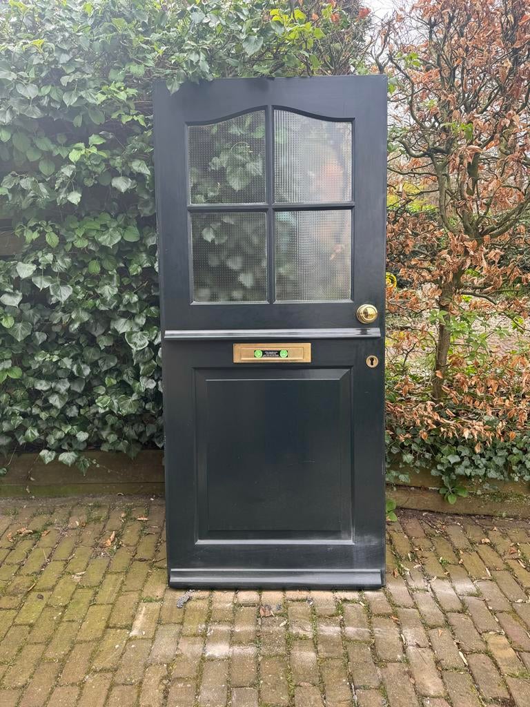 Oude massieve voordeur met glas en messing beslag, Gebruikt, 80 tot 100 cm, Ophalen of Verzenden, Buitendeur