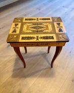 Vintage bijzettafeltje met muziekdoos, Ophalen