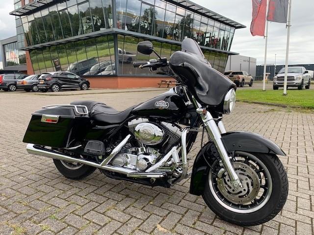 Harley-Davidson FLHT FLHX STREETGLIDE UITV (bj 2001), Dopplerlaan 26
9207 HC  Drachten, NL, H-D Benelux B.V., Bedrijf, Info@m-point.frl
