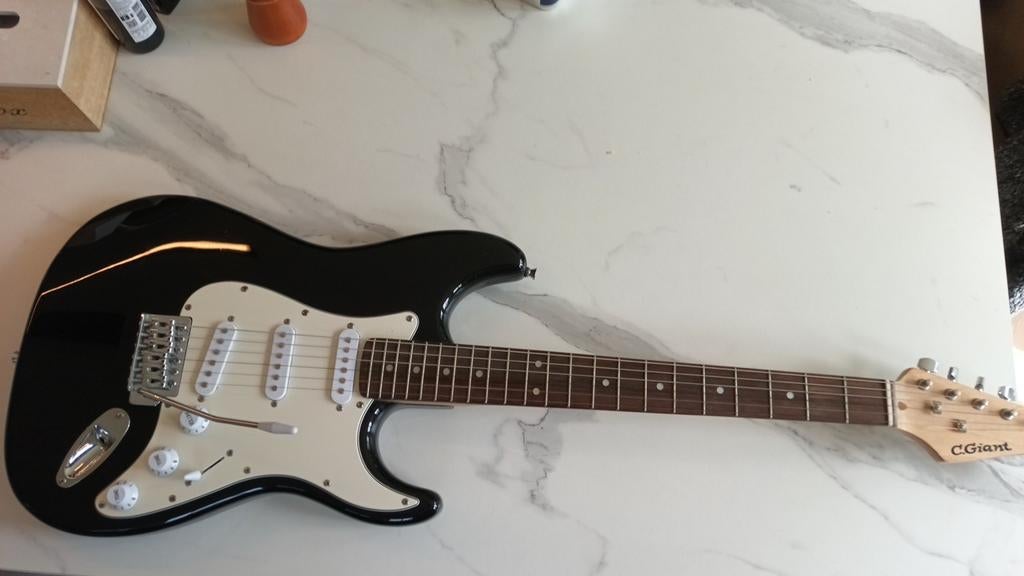 Elektrisch gitaar c.giant, Muziek en Instrumenten, Snaarinstrumenten | Gitaren | Elektrisch, Ophalen of Verzenden, Solid body