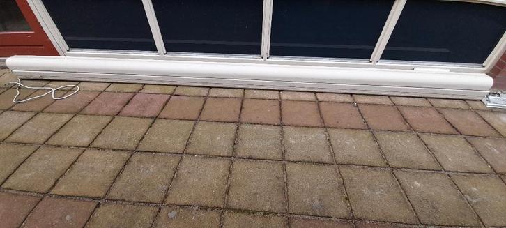 Zonnescherm gratis, Tuin en Terras, Zonneschermen, Gebruikt, Knikarmscherm, 300 cm of meer, 250 cm tot 450 cm, Elektrisch, Ophalen