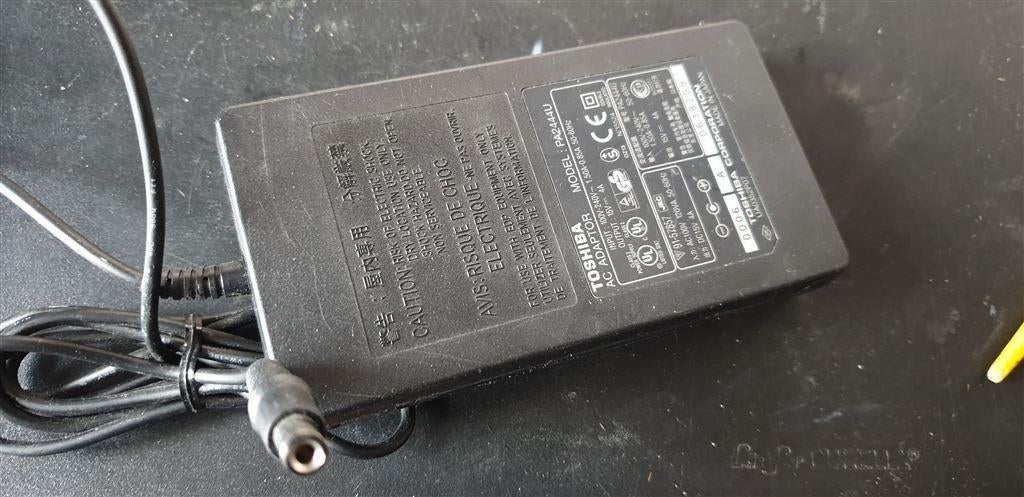 Toshiba laptop adapter PA2444u, Computers en Software, Laptop-opladers, Ophalen of Verzenden, Gebruikt