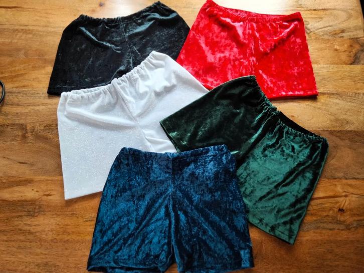 Turnbroekjes velours diverse maten (1), Sport en Fitness, Turnen, Turnpak(je), Maat 36 t/m 42, Ophalen of Verzenden