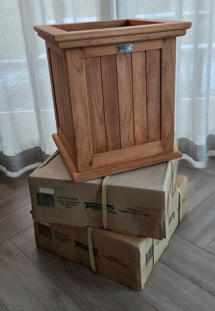 Aangeboden Teak houten plantenbak Kalimantan, Tuin en Terras, Bloembakken en Plantenbakken, Nieuw, Hout, Binnen, Balkon, Vierkant
