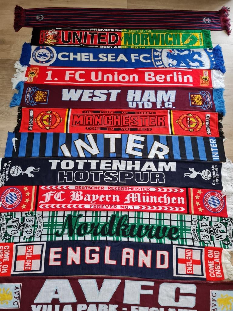 Voetbalsjaals collectie: PSG, Man Utd, Chelsea, Bayern, etc., Ophalen of Verzenden, Zo goed als nieuw, Buitenlandse clubs, Vaantje of Sjaal