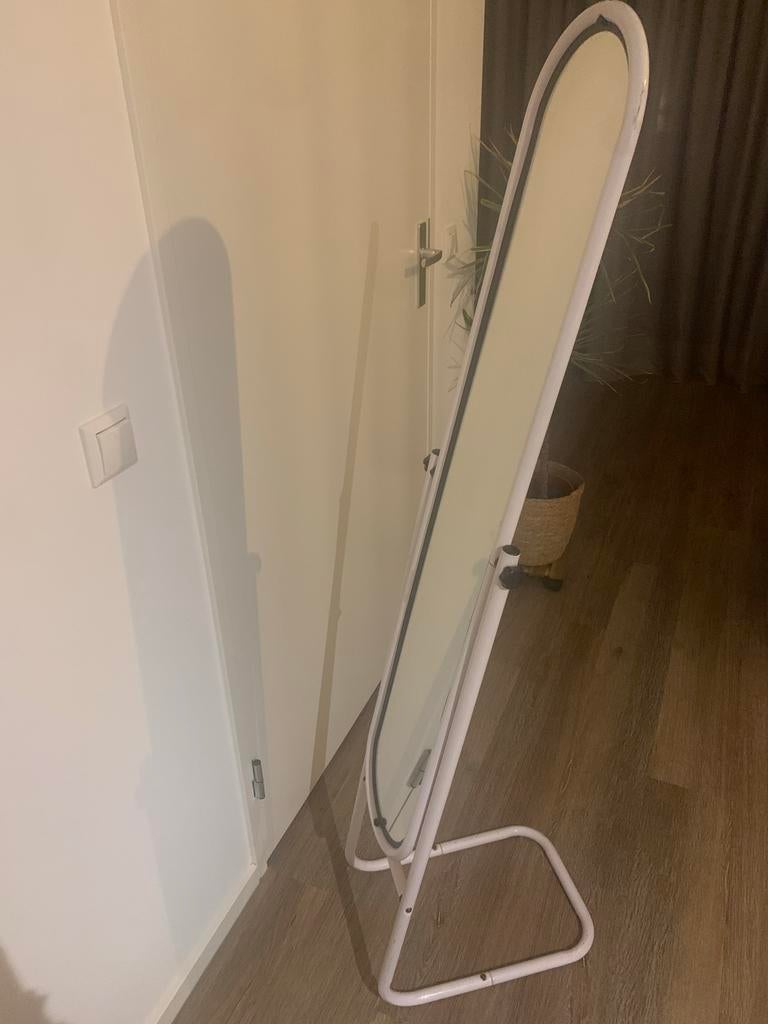 Witte passpiegel op standaard, Ophalen, Minder dan 50 cm, Gebruikt, 150 tot 200 cm