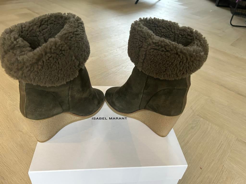 Isabel Marant Khaki Green Suede Shearling   Size 39, Kleding | Dames, Schoenen, Lage of Enkellaarzen, Ophalen of Verzenden, Zo goed als nieuw