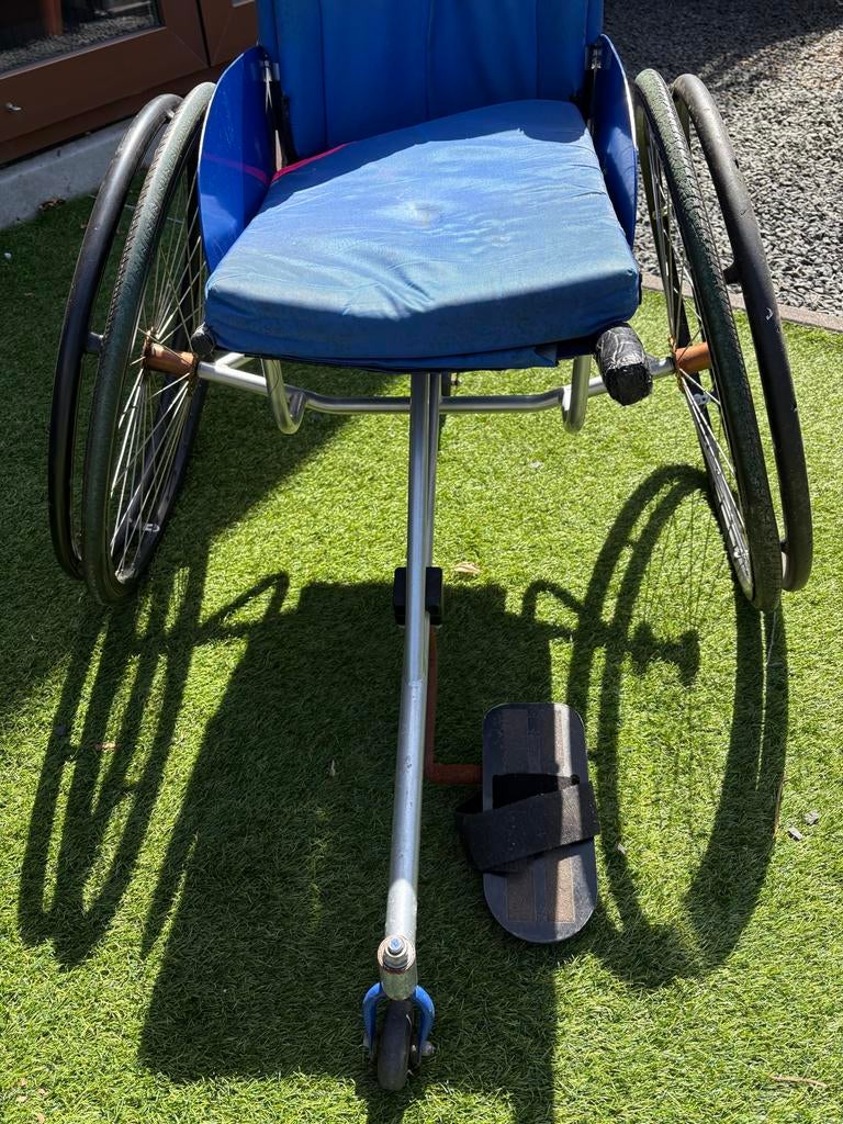 Gratis Sport rolstoel voor opknap of reparatie project, Ophalen, Inklapbaar, Gebruikt, Handbewogen rolstoel