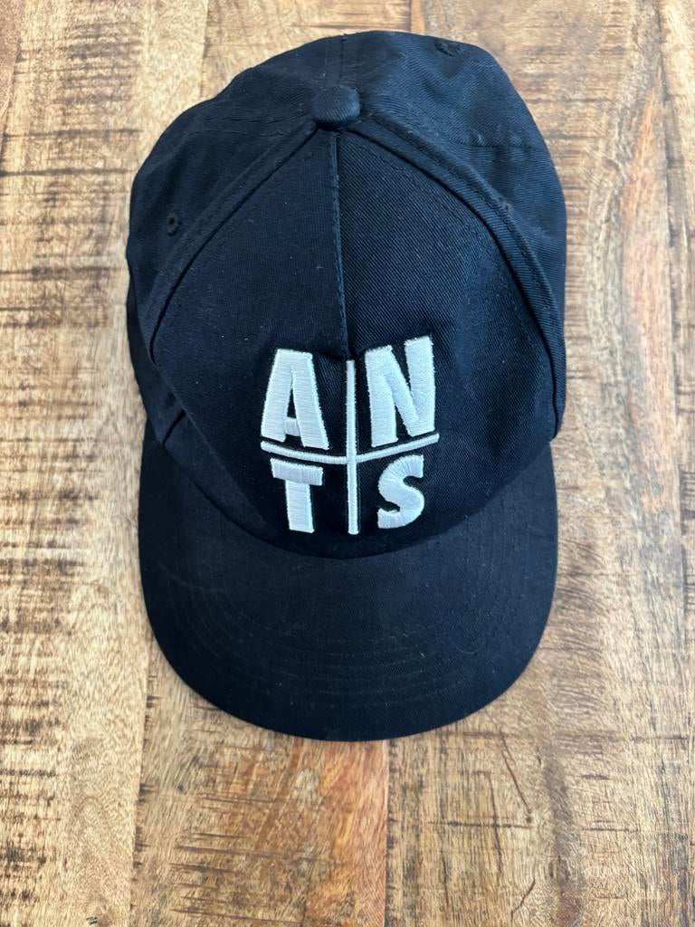 Zwarte ANTS pet met wit logo - Ushuaïa Ibiza, Ophalen of Verzenden, Zo goed als nieuw, One size fits all, Pet