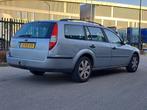 Ford Mondeo Wagon 1.8-16V Trend Export, Auto's, Gebruikt, 4 cilinders, Handgeschakeld, Grijs