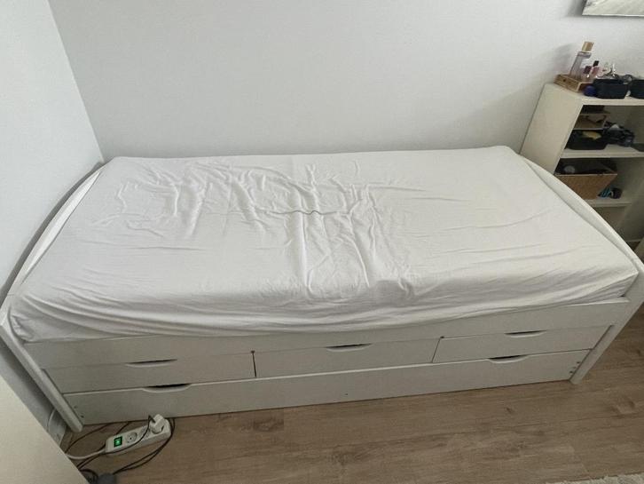 Bed 90x190, Huis en Inrichting, Slaapkamer | Bedden, Gebruikt, Eenpersoons, 90 cm, 190 cm of minder, Hout, Wit, Ophalen
