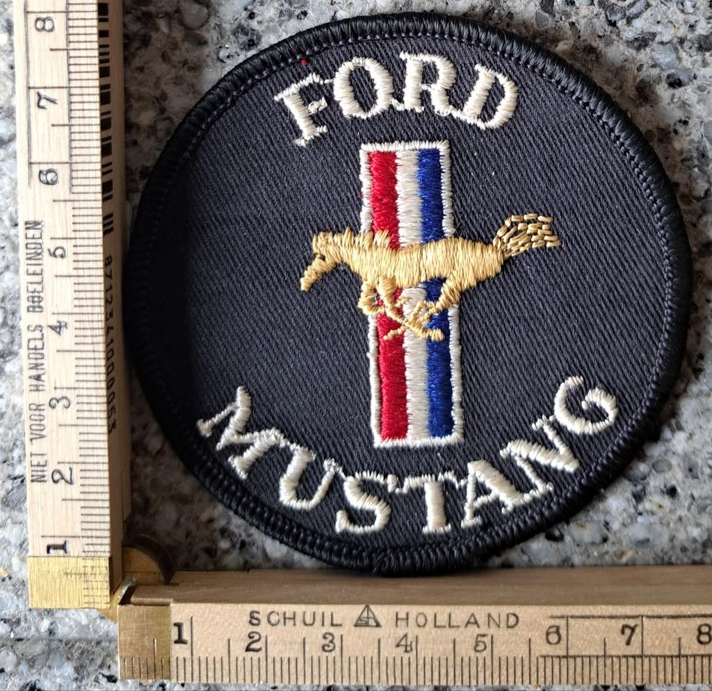 Vintage geborduurde patch Ford Mustang logo merk automerk, Verzamelen, Ophalen of Verzenden, Zo goed als nieuw, Auto's