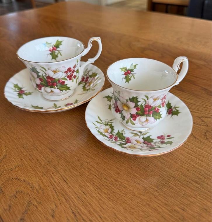 Royal Albert servies - Diverse kopjes en schotels, Huis en Inrichting, Keuken | Servies, Gebruikt, Kop(pen) en/of Schotel(s), Overige stijlen
