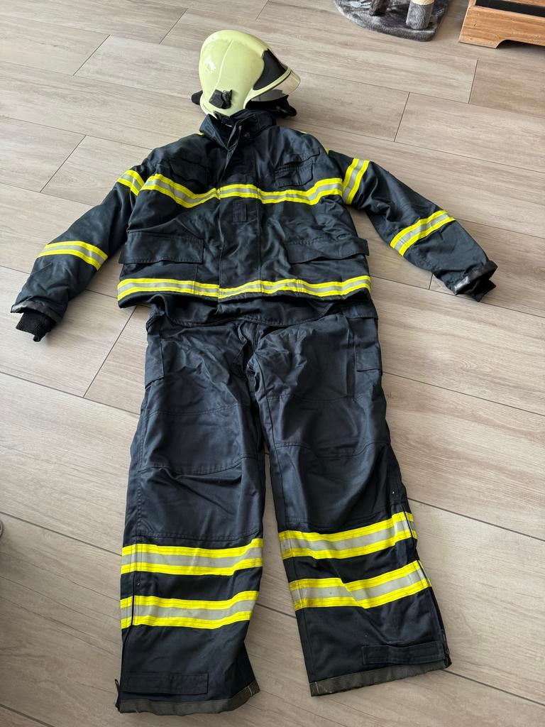 Brandweer uitrusting: Albatros bluspak, MSA Gallet helm, HAI, Ophalen, Zo goed als nieuw