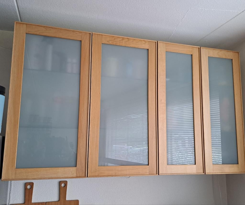 2 Ikea Metod bovenkasten met Ekestad vitrinedeurtjes, Ophalen