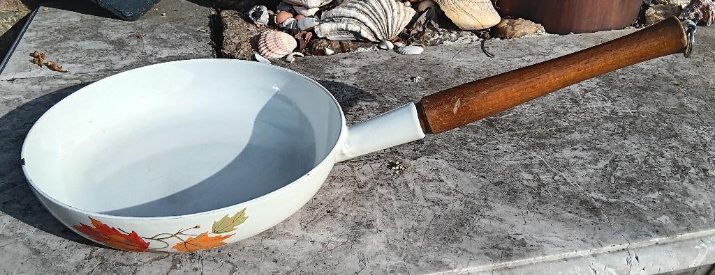 FE BELGIUM Maple Leaf vintage gietijzer koekenpan 24cm (G338, Gietijzer, Ophalen of Verzenden, Zo goed als nieuw, Keramische plaat