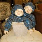 2 poppen in mand, Ophalen of Verzenden, Pop