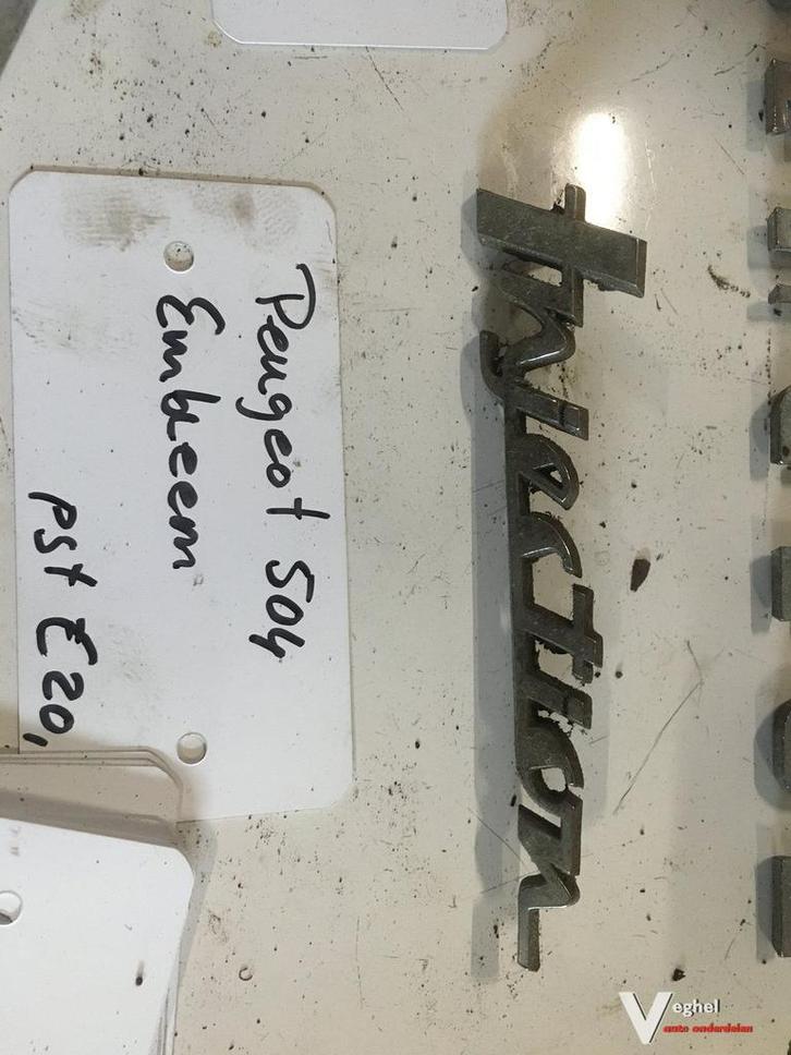 Peugeot 504 diverse embleems, Auto-onderdelen, Carrosserie en Plaatwerk, Gebruikt, Ophalen of Verzenden