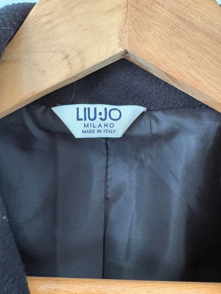 Liu-Jo jas mt S, Ophalen of Verzenden, Zo goed als nieuw, Zwart, Onder de knie