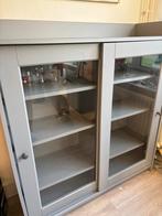 Servieskast met glazen deuren, Huis en Inrichting, Kasten | Vitrinekasten, Ophalen, Gebruikt, 100 tot 150 cm, 25 tot 50 cm