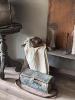 Oude zinken kist /  koffer met leren hengsel., Ophalen of Verzenden