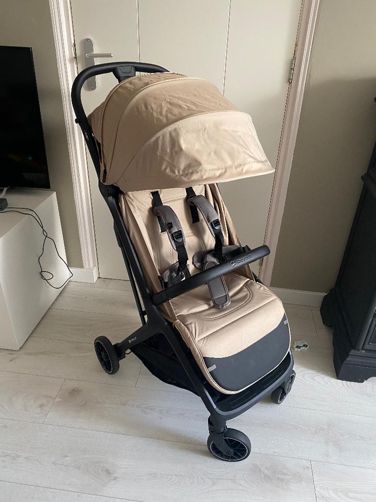 Kinderkraft Nubi2 buggy, Kinderen en Baby's, Buggy's, Zo goed als nieuw, Overige merken, Verstelbare rugleuning, Zonnekap, Ophalen
