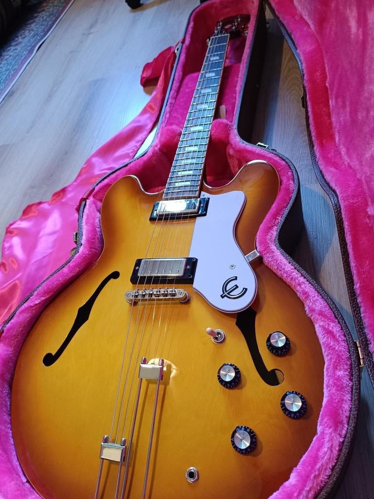 Prachtige Epiphone Riviera in de kleur Royal Tan nieuwstaat!, Muziek en Instrumenten, Snaarinstrumenten | Gitaren | Elektrisch