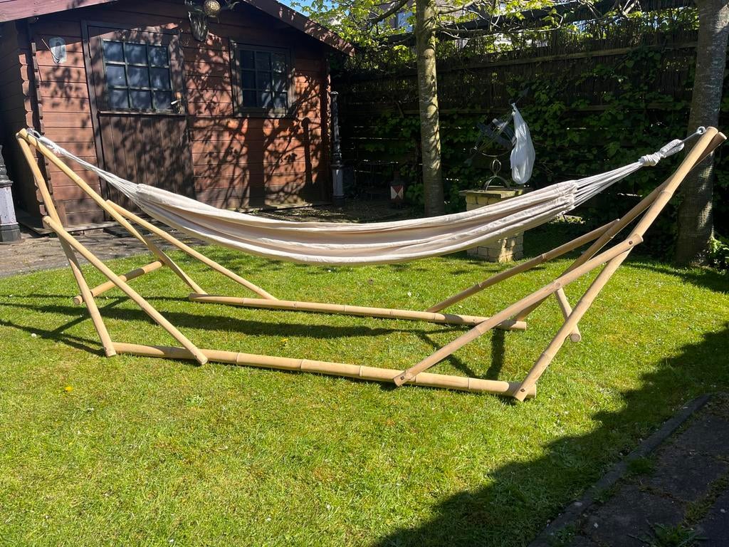Hangmat met bamboe standaard en extra hangmat, Tuin en Terras, Ophalen, Meerpersoons, Zo goed als nieuw, Met standaard