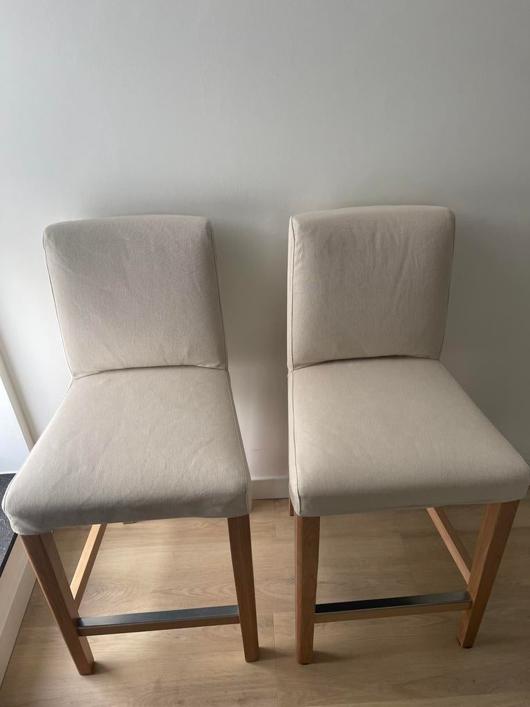 BERGMUND Barkruk met rugleuning, Ophalen, 60 tot 90 cm, Zo goed als nieuw, Hout