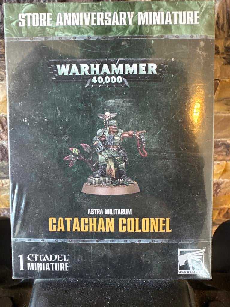Warhammer 40K - Astra Militarum - Catachan Colonel - Anniversary miniature