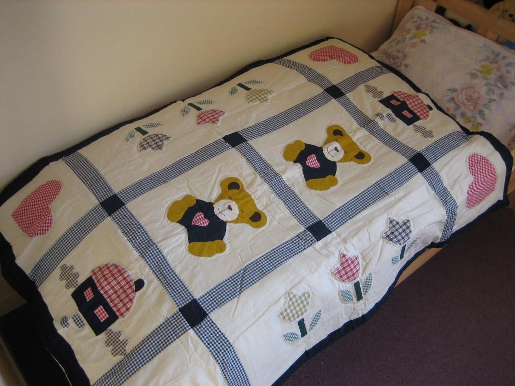 Nieuw, handwerk patchwork quilt / sprei /deken voor kinder, Jongetje of Meisje, Nieuw, Ophalen of Verzenden, Deken of Dekbed