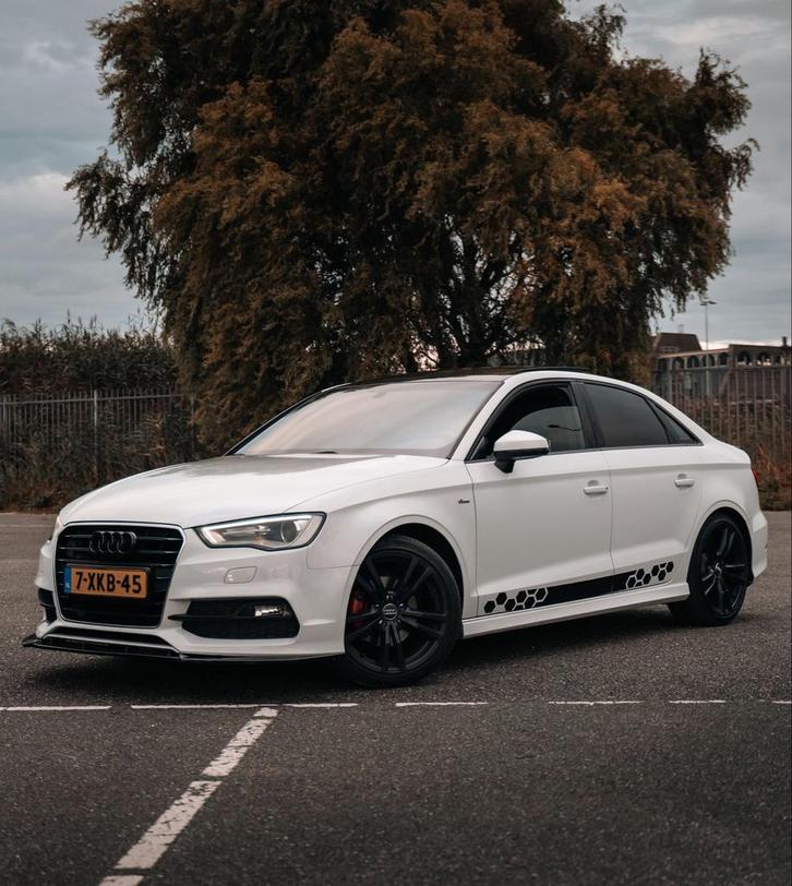 Audi A3 1.4TFSI 110KW Sedan S-tr 2014 Wit, Auto's, Audi, Particulier, Navigatiesysteem, Panoramadak, Parkeersensor, Radio, Regensensor