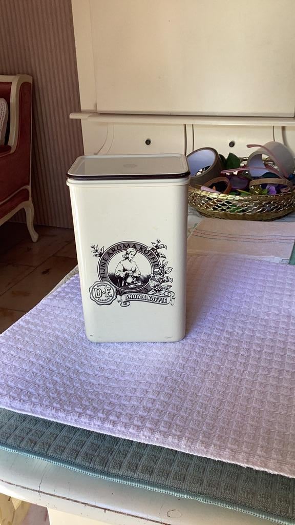 Douwe egberts blik, Verzamelen, Blikken, Verzenden, Zo goed als nieuw