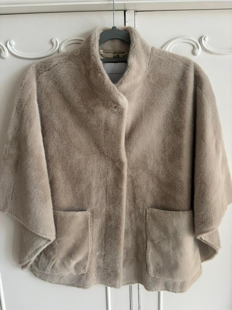 Nieuw beige fake fur bont poncho jas Rino Pelle maat 34 XS, Ophalen of Verzenden, Nieuw, Maat 34 (XS) of kleiner, Beige