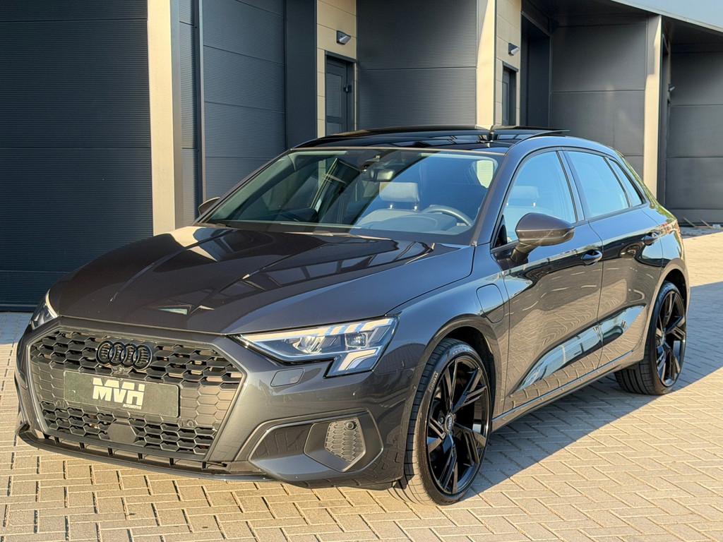 Audi A3 Sportback 40 TFSI e S-Edition - 360° Camera - Panor, Euro 6, 4 cilinders, 150 pk, Plug-in hybride