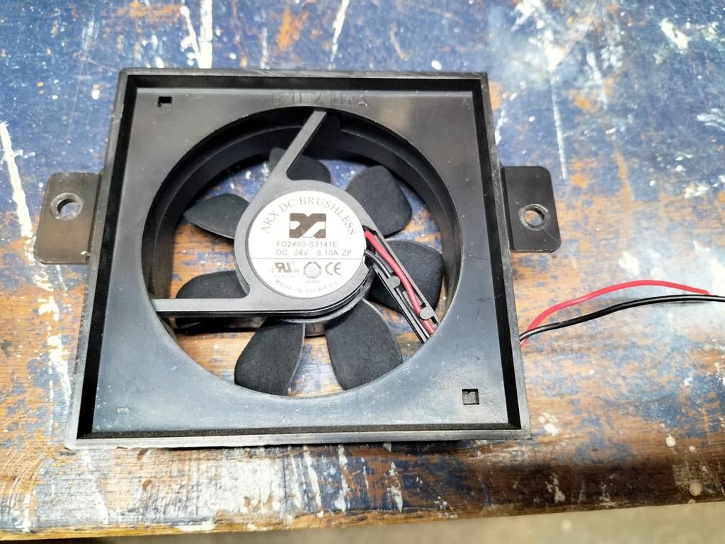 24 volt ventilator, Ophalen of Verzenden, Zo goed als nieuw, Luchtkoeling