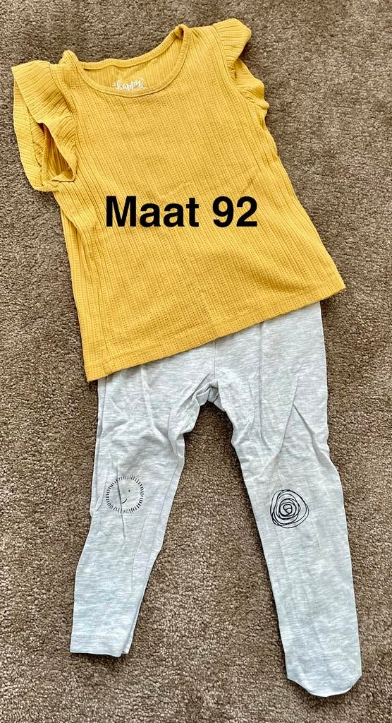 Set geel shirt korte mouw + grijze legging  Maat 92, Kinderen en Baby's, Kinderkleding | Maat 92, Ophalen of Verzenden, Gebruikt