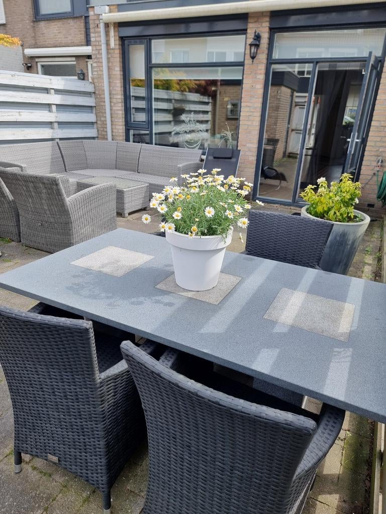 Granieten tuintafel met 4 wicker stoelen, Ophalen, Gebruikt, Tuinset, Eettafel