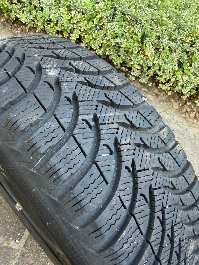 Set van 4 gebruikte Michelin winterbanden, Auto-onderdelen, Banden en Velgen, Ophalen, Gebruikt, 15 inch, Winterbanden
