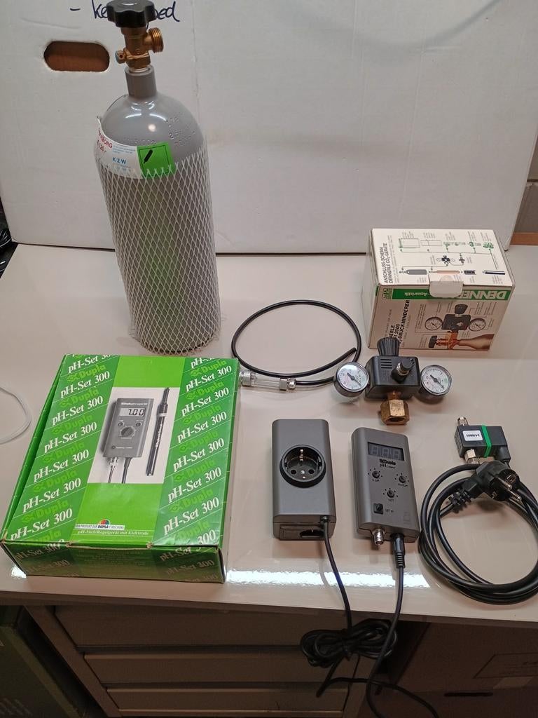 Komplete co2 installatie voor prima plantengroei, Dieren en Toebehoren, Ophalen, Zo goed als nieuw