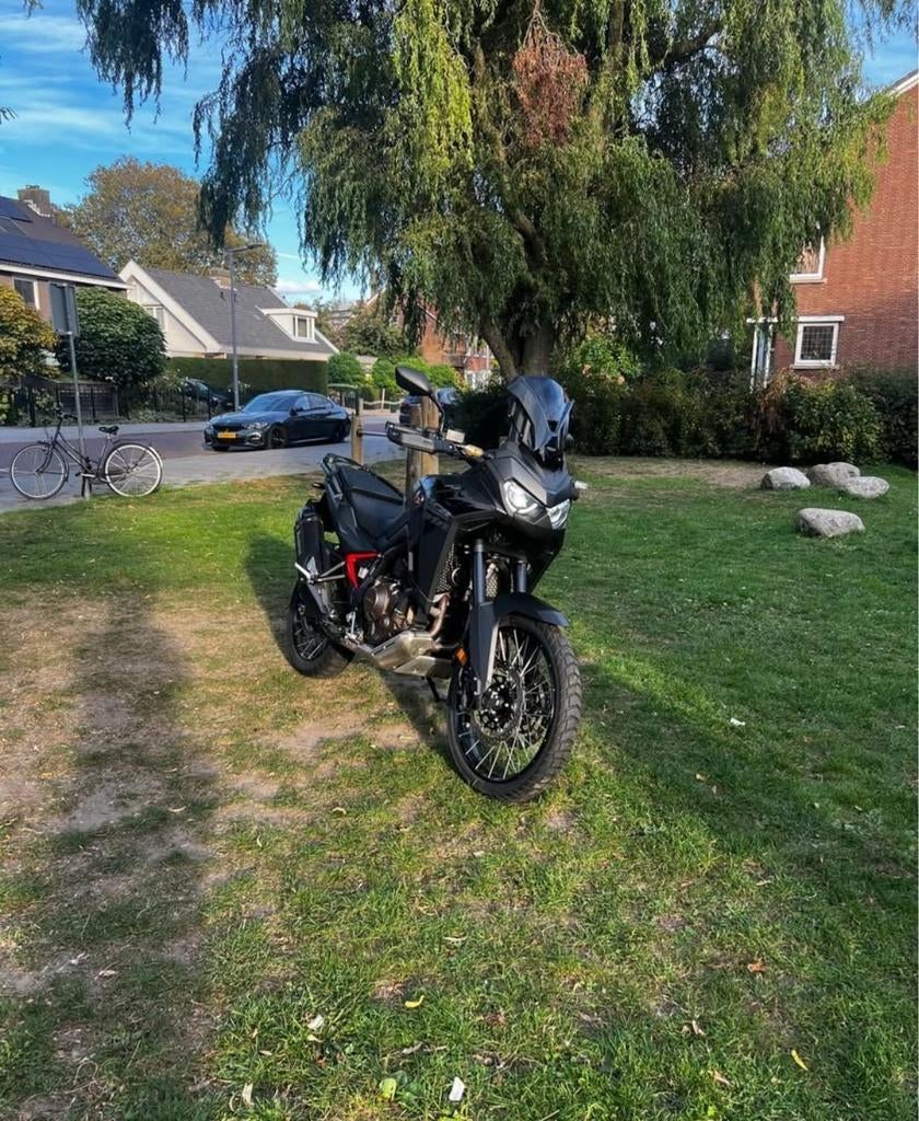 Honda motor africa twin crf 1100 2024 akrapovic garantie, Motoren, 2 cilinders, Traction Control, Motorrijbewijs A, Gebruikt
