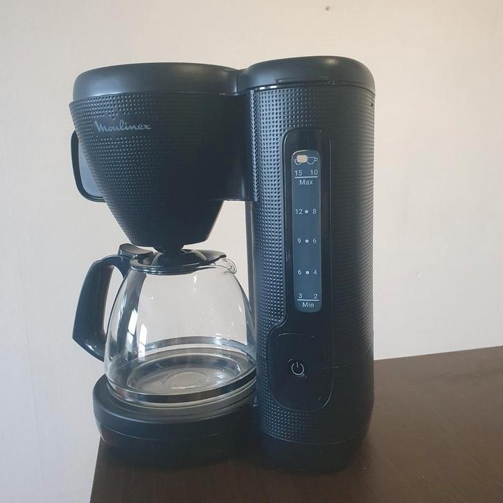 Moulinex FG2M0810, Witgoed en Apparatuur, Koffiezetapparaten, Zo goed als nieuw, Koffiemachine, 10 kopjes of meer, Ophalen of Verzenden