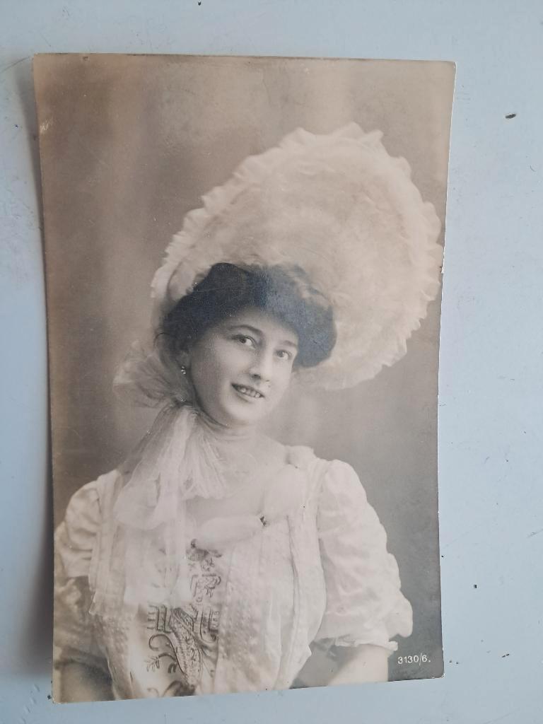 dame met kap-1906-Uden, Ophalen of Verzenden, Voor 1920, Gelopen, Klederdracht